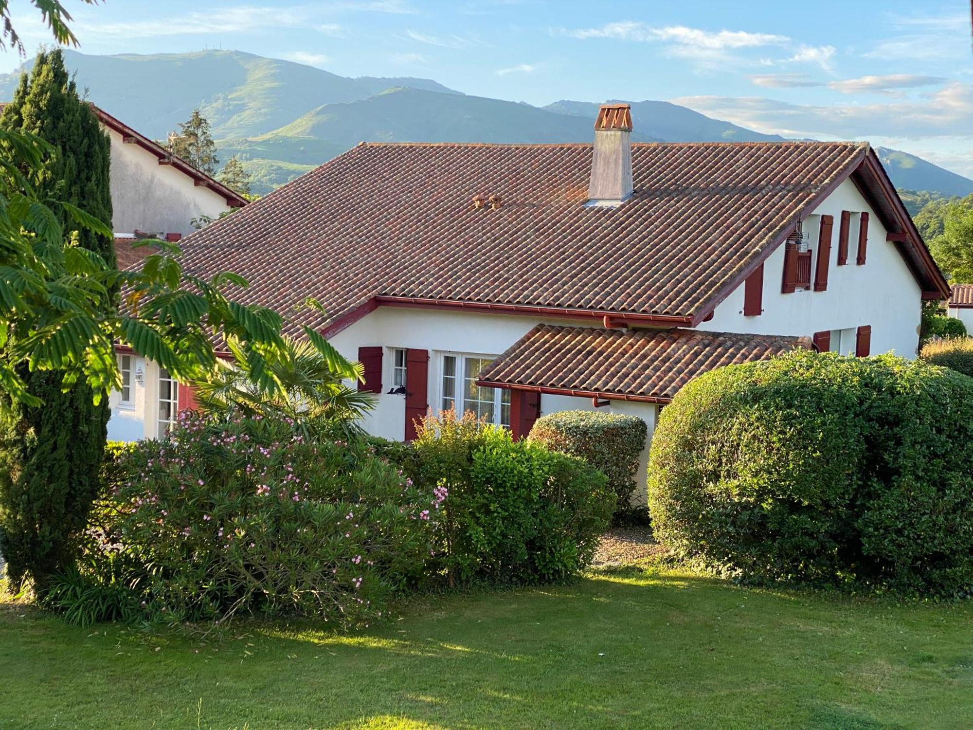 Baskoparadis I Eco-Gites I Calme I Vue I Anes I Jardin I Montagne I Nature Louhossoa Room photo