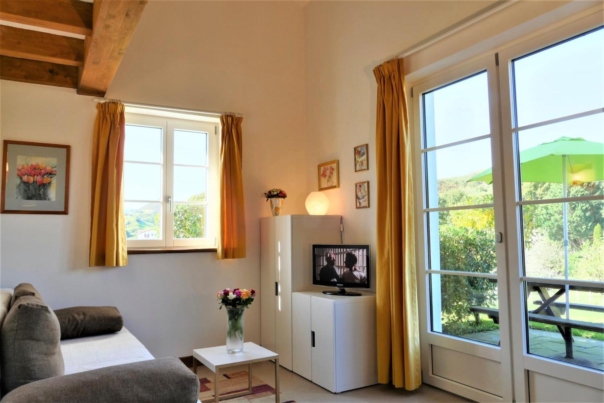 Baskoparadis I Eco-Gites I Calme I Vue I Anes I Jardin I Montagne I Nature Louhossoa Room photo